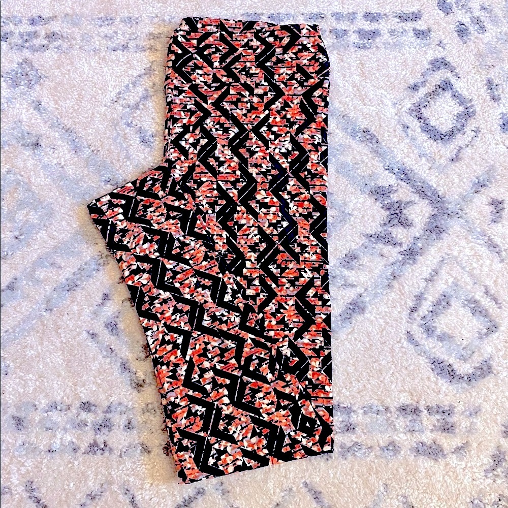 Chevron Floral NEW Vintage LuLaRoe Curvy Leggings TC